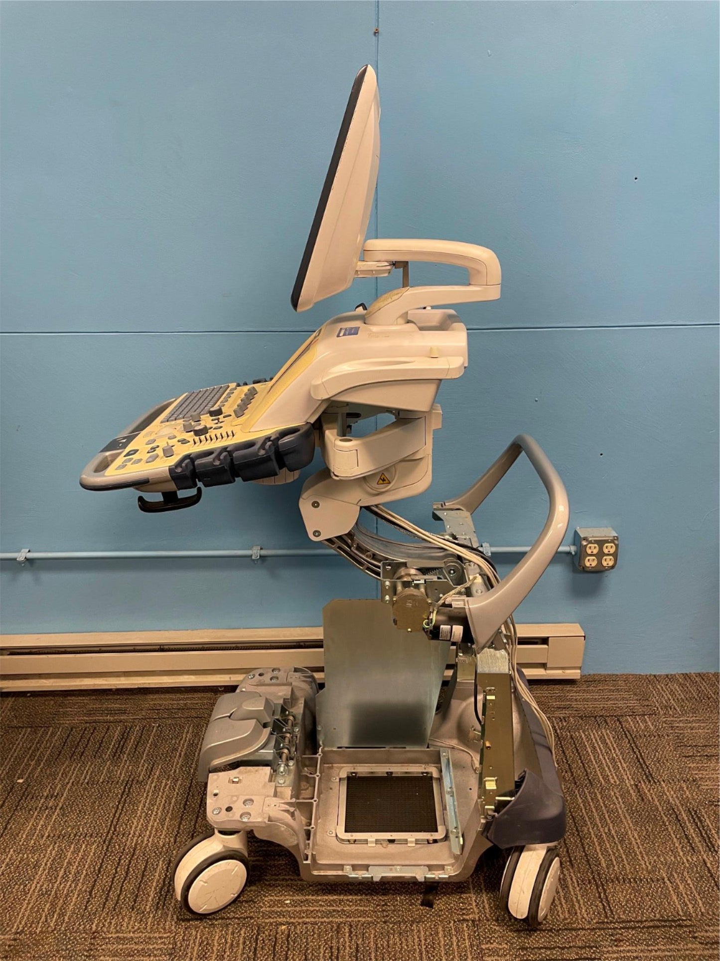 GE Logiq E9 Diagnostic Ultrasound System - For Parts #