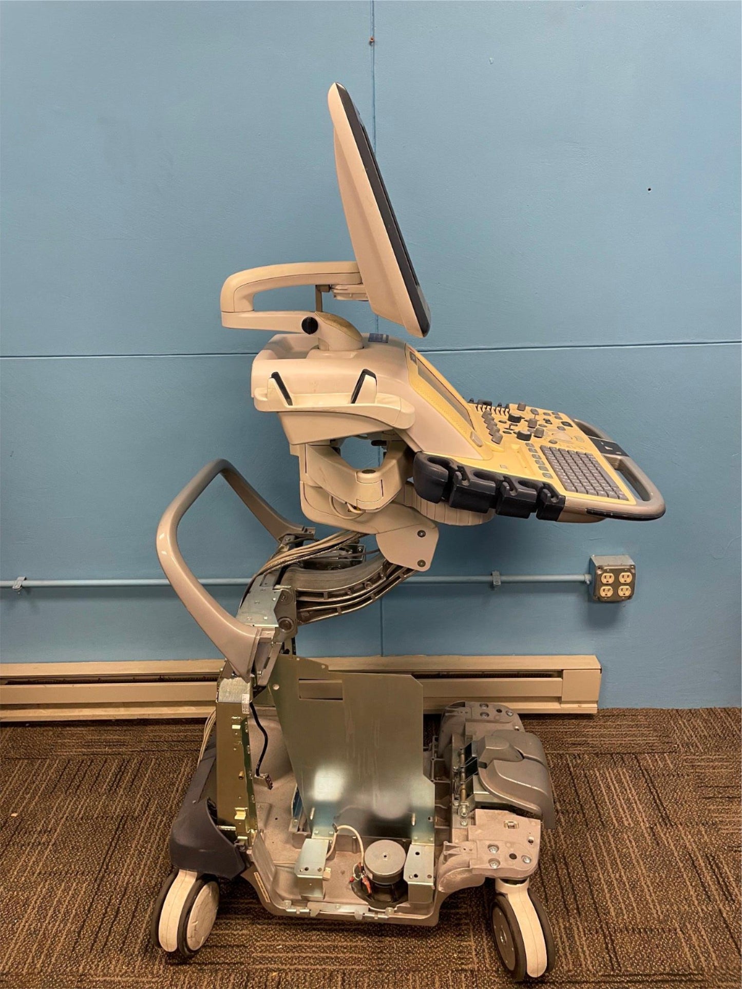 GE Logiq E9 Diagnostic Ultrasound System - For Parts #
