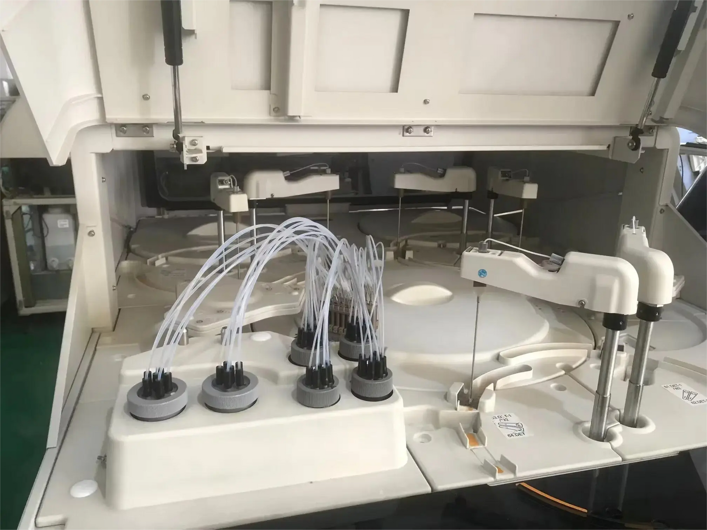 Beckman Coulter Used AU5800 Chemistry Analyzer #