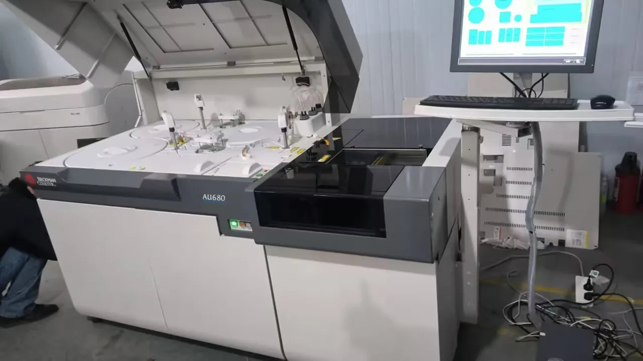 Beckman Used AU680 Chemistry Analyzer #